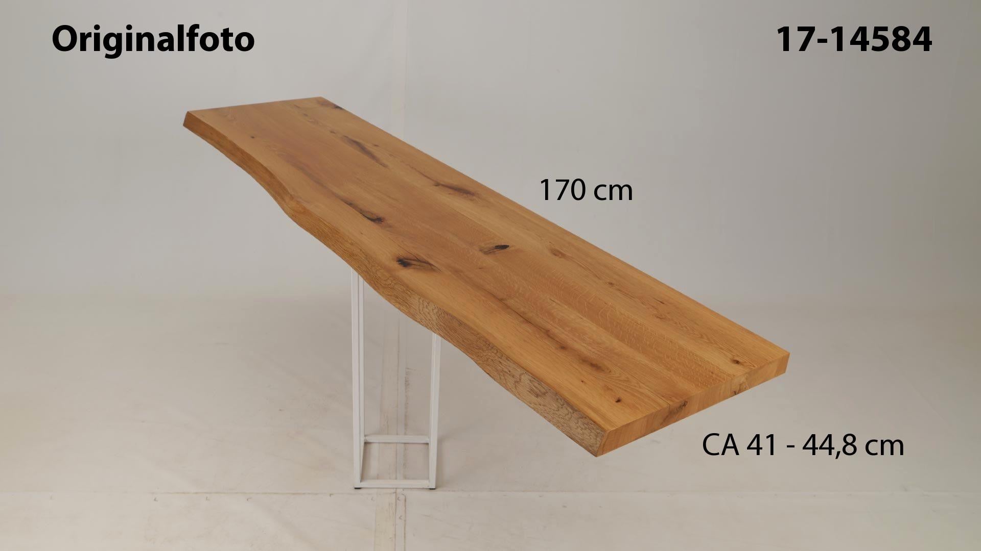 Eichenholz-Tischplatte Nummer 17-14584, Länge 170 cm cm, Breite ca. 41 cm–44.8 cm, mit gebürsteter Baumkante, geschliffen, 2 Schichten italienisches Öl, Äste und Risse mit Epoxidharz