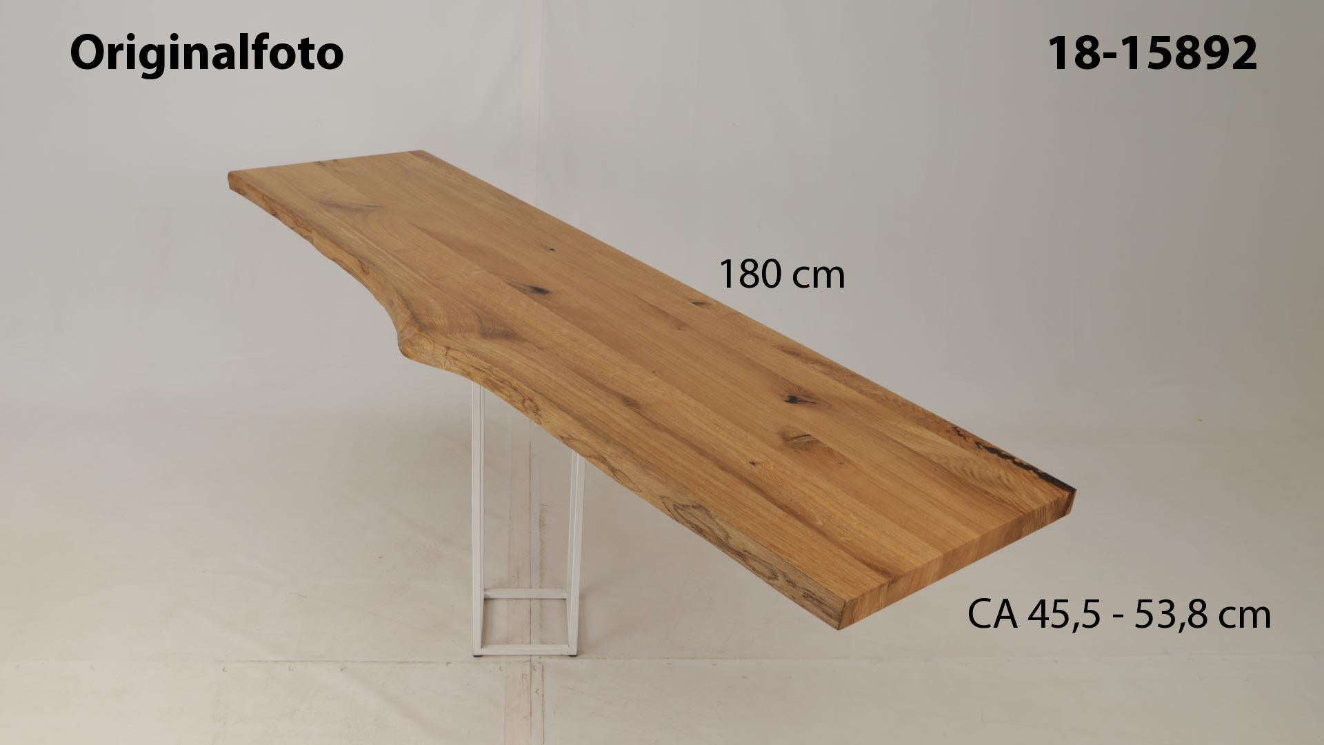 Eichenholz-Tischplatte Nummer 18-15892, Länge 180 cm cm, Breite ca. 45.5 cm–53.8 cm, mit gebürsteter Baumkante, geschliffen, 2 Schichten italienisches Öl, Äste und Risse mit Epoxidharz