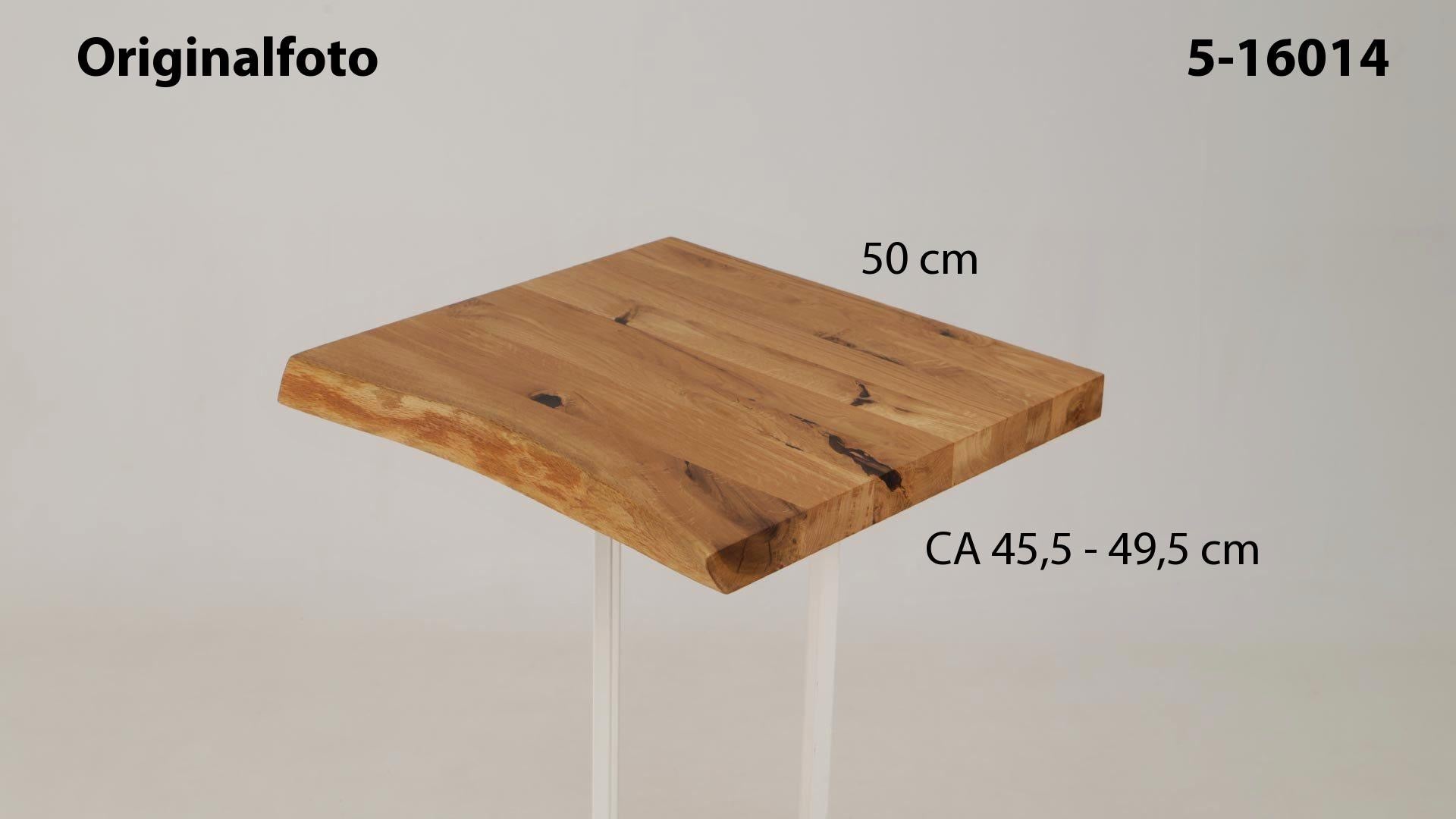 Eichenholz-Tischplatte Nummer 5-16014, Länge 50 cm cm, Breite ca. 45.5 cm–49.5 cm, mit gebürsteter Baumkante, geschliffen, 2 Schichten italienisches Öl, Äste und Risse mit Epoxidharz
