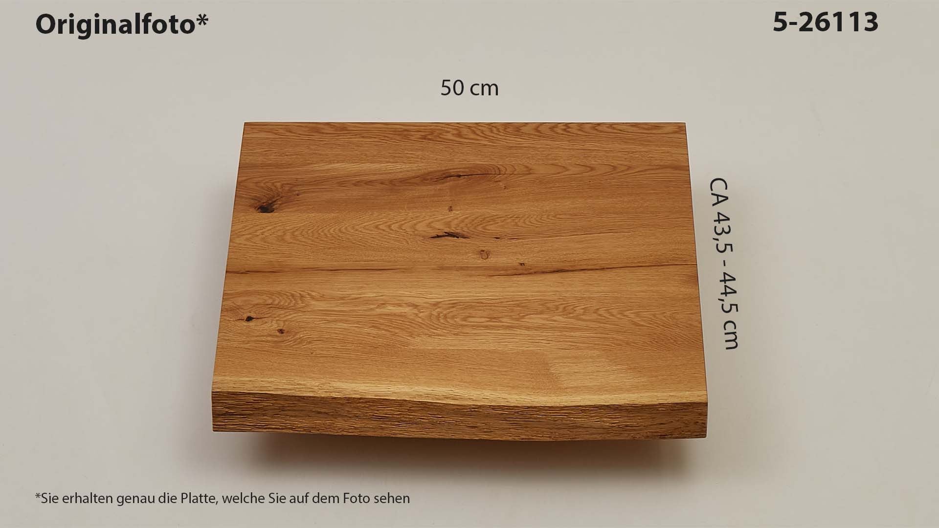 Eichenholz-Tischplatte Nummer 5-26113, Länge 50 cm cm, Breite ca. 43.5 cm–44.5 cm, mit gebürsteter Baumkante, geschliffen, 2 Schichten italienisches Öl, Äste und Risse mit Epoxidharz