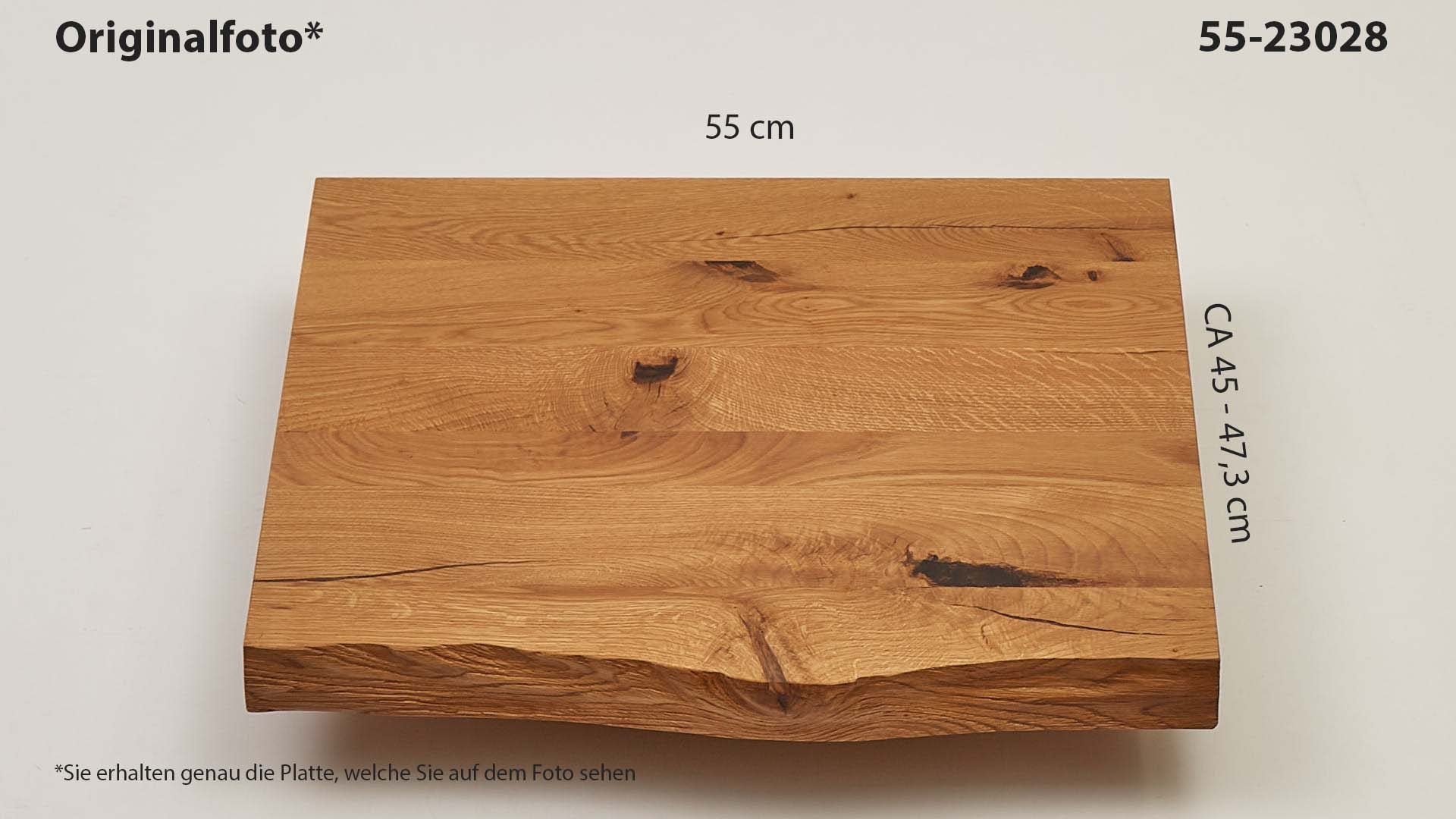 Eichenholz-Tischplatte Nummer 55-23028, Länge 55 cm cm, Breite ca. 45 cm–47.3 cm, mit gebürsteter Baumkante, geschliffen, 2 Schichten italienisches Öl, Äste und Risse mit Epoxidharz