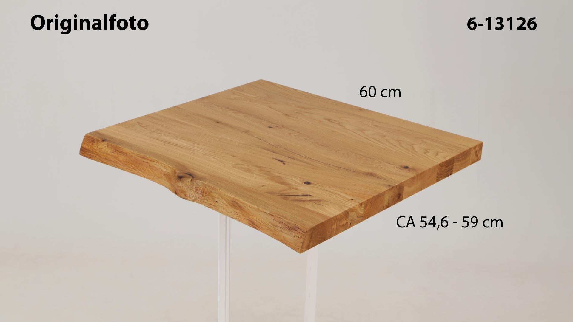 Eichenholz-Tischplatte Nummer 6-13126, Länge 60 cm cm, Breite ca. 54.6 cm–59 cm, mit gebürsteter Baumkante, geschliffen, 2 Schichten italienisches Öl, Äste und Risse mit Epoxidharz