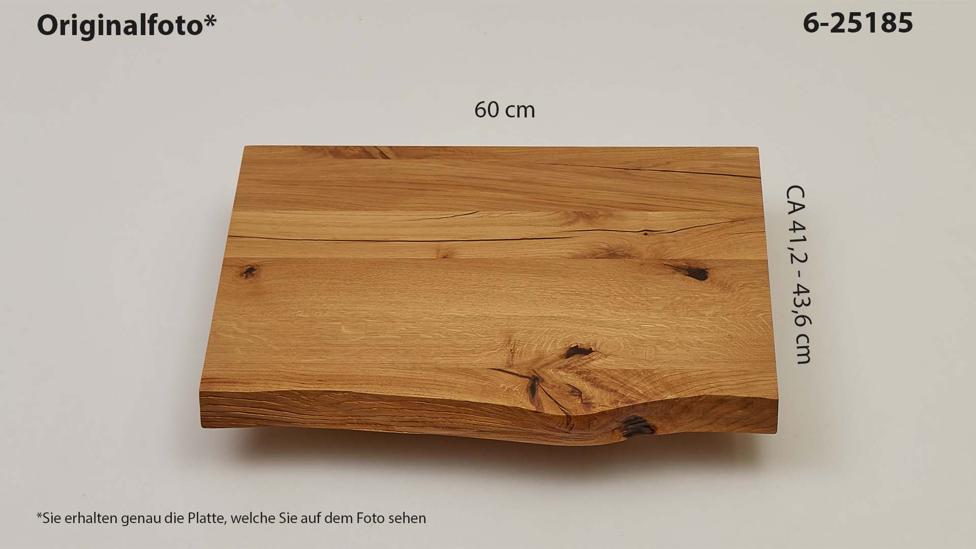 Eichenholz-Tischplatte Nummer 6-25185, Länge 60 cm cm, Breite ca. 41.2 cm–43.6 cm, mit gebürsteter Baumkante, geschliffen, 2 Schichten italienisches Öl, Äste und Risse mit Epoxidharz