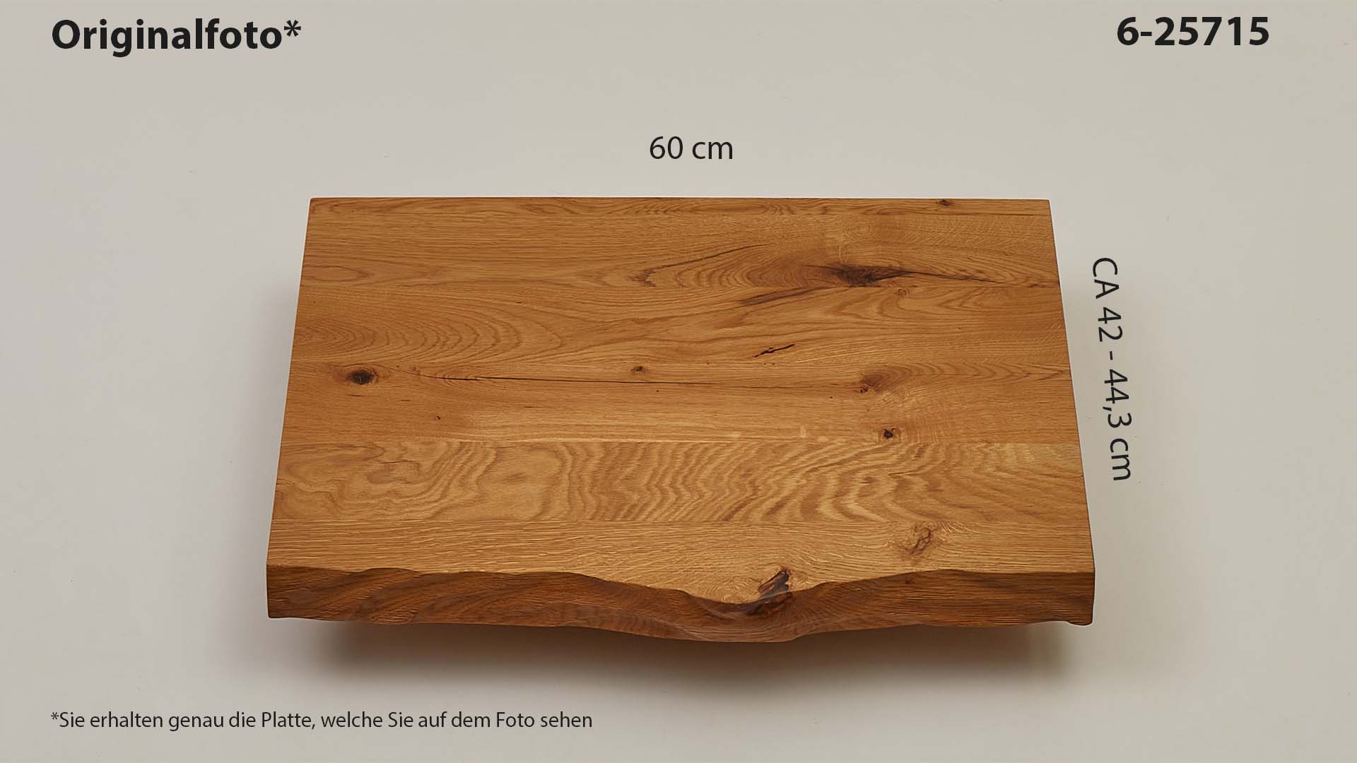 Eichenholz-Tischplatte Nummer 6-25715, Länge 60 cm cm, Breite ca. 42 cm–44.3 cm, mit gebürsteter Baumkante, geschliffen, 2 Schichten italienisches Öl, Äste und Risse mit Epoxidharz