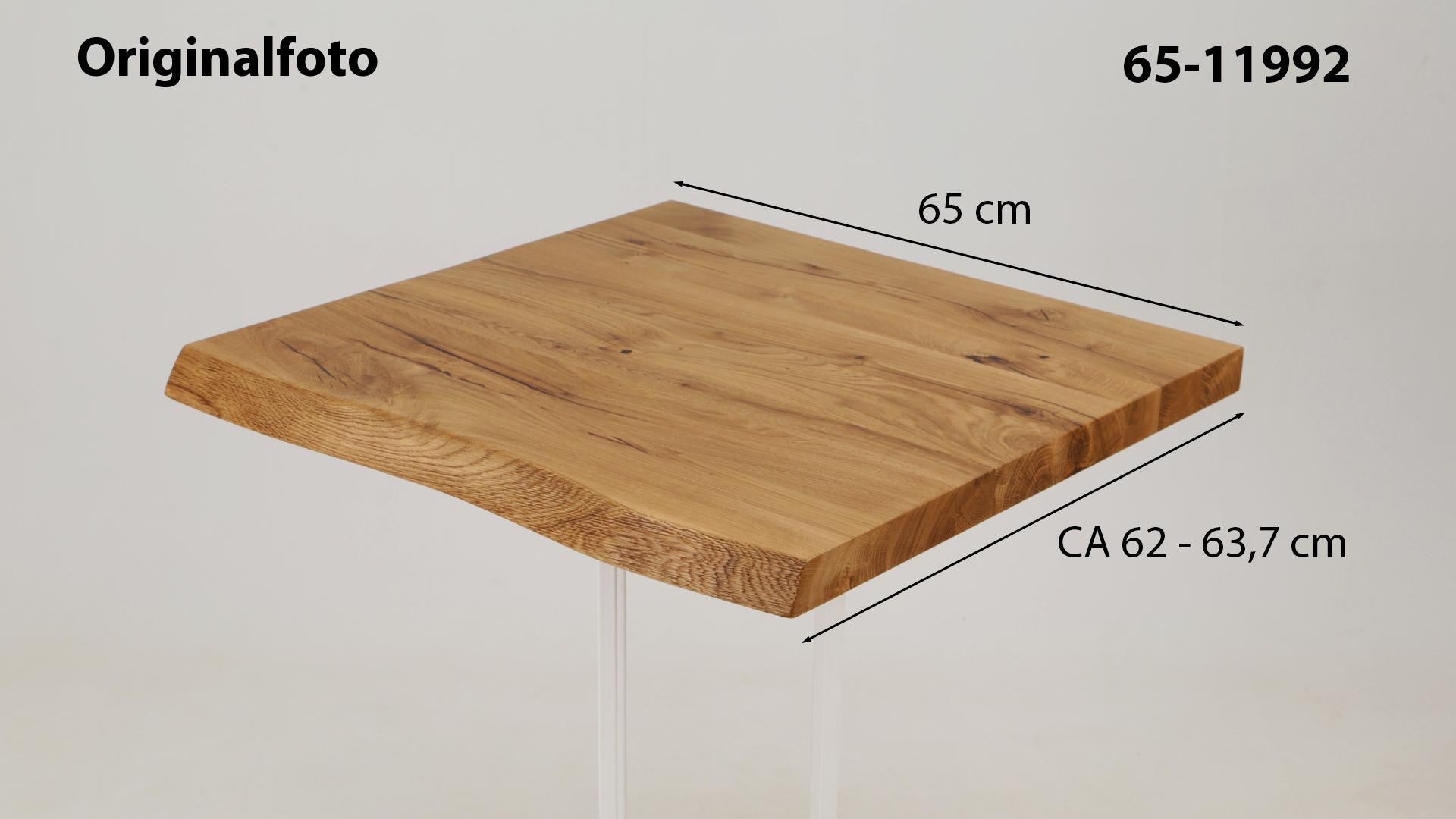 Eichenholz-Tischplatte Nummer 65-11992, Länge 65 cm cm, Breite ca. 62 cm–63.7 cm, mit gebürsteter Baumkante, geschliffen, 2 Schichten italienisches Öl, Äste und Risse mit Epoxidharz