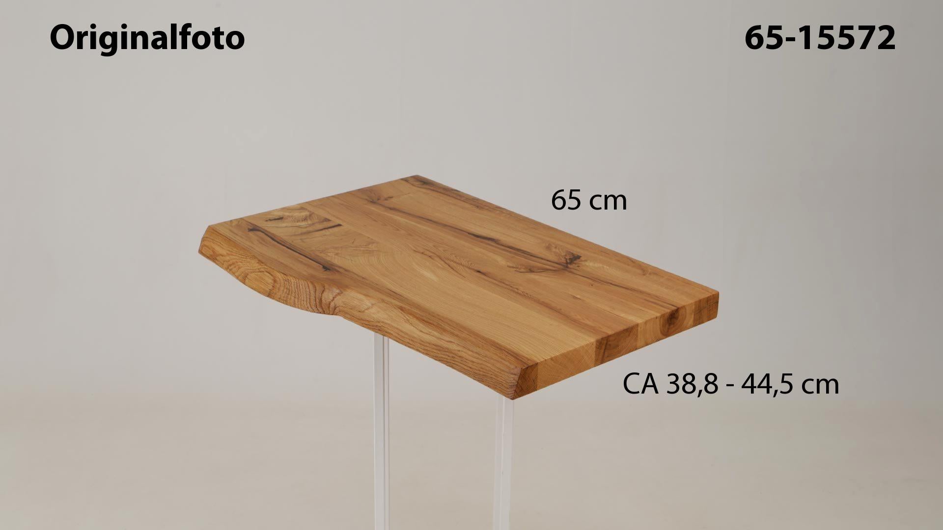 Eichenholz-Tischplatte Nummer 65-15572, Länge 65 cm cm, Breite ca. 38.8 cm–44.5 cm, mit gebürsteter Baumkante, geschliffen, 2 Schichten italienisches Öl, Äste und Risse mit Epoxidharz