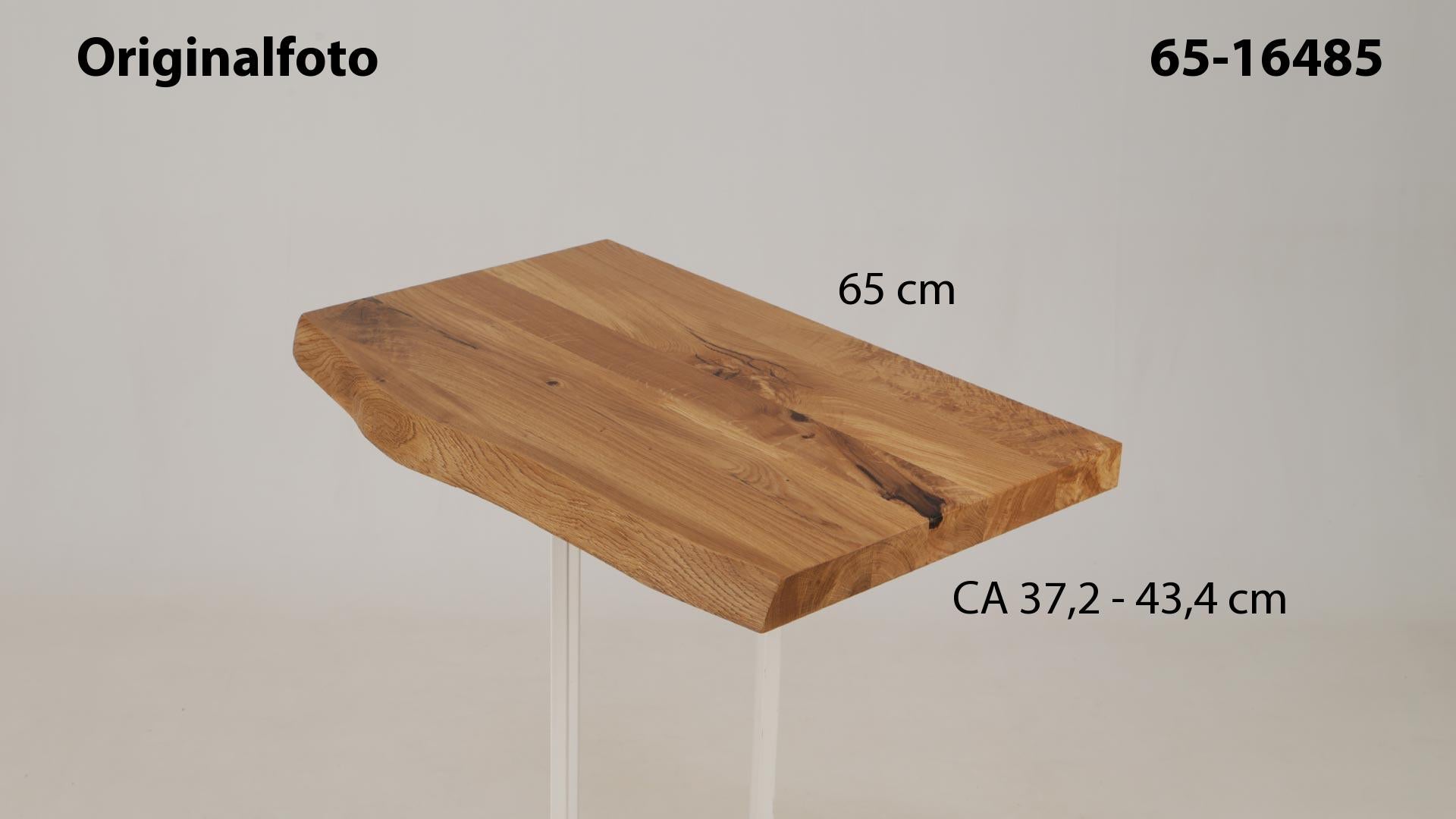 Eichenholz-Tischplatte Nummer 65-16485, Länge 65 cm cm, Breite ca. 37.2 cm–43.4 cm, mit gebürsteter Baumkante, geschliffen, 2 Schichten italienisches Öl, Äste und Risse mit Epoxidharz