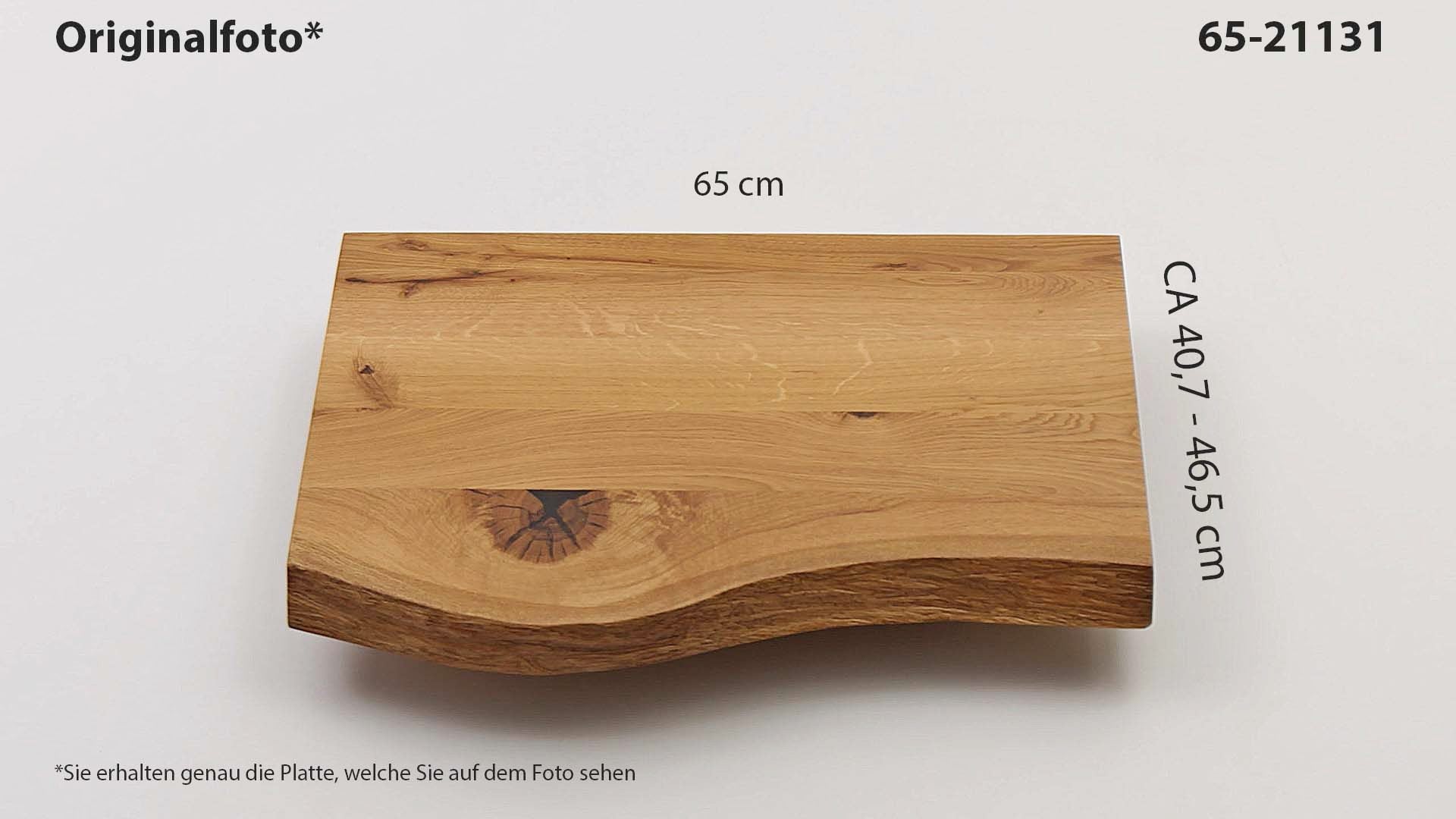 Eichenholz-Tischplatte Nummer 65-21131, Länge 65 cm cm, Breite ca. 40.7 cm–46.5 cm, mit gebürsteter Baumkante, geschliffen, 2 Schichten italienisches Öl, Äste und Risse mit Epoxidharz