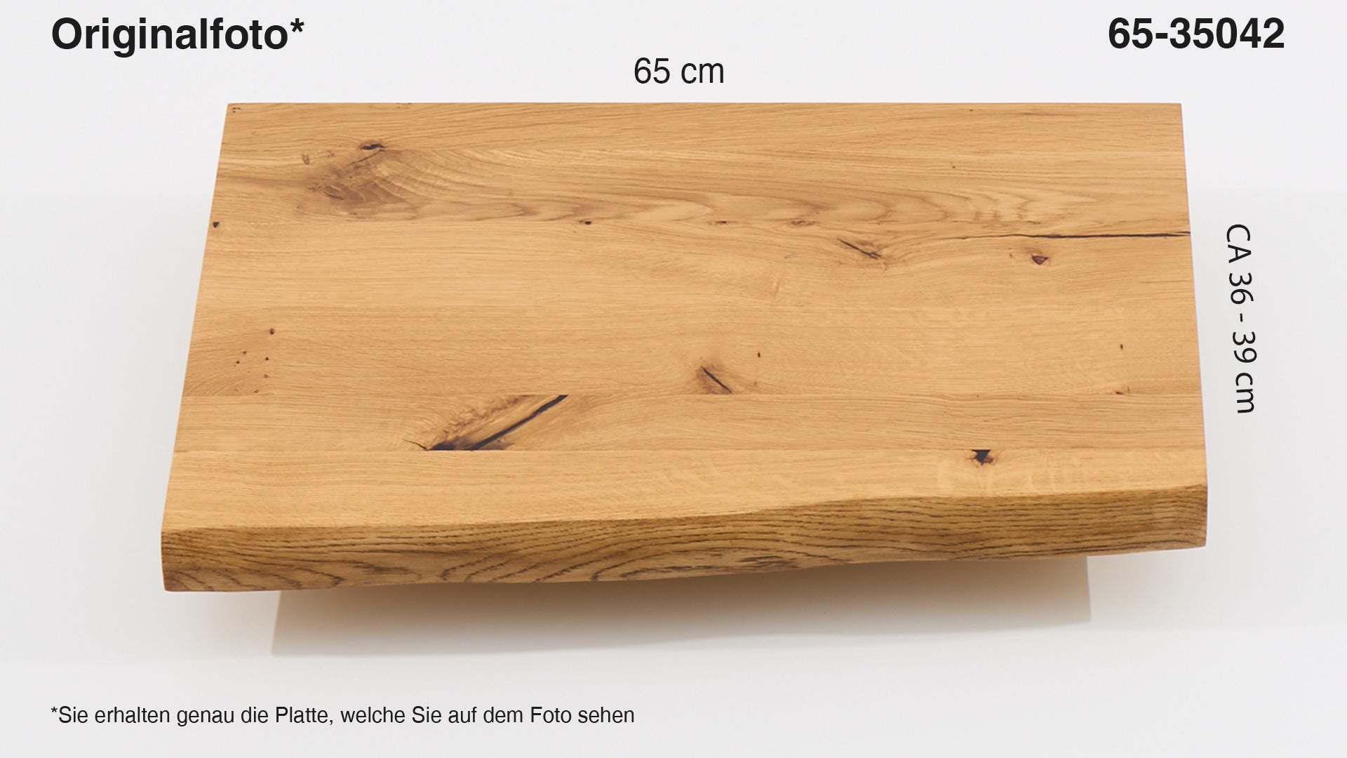 Eichenholz-Tischplatte Nummer 65-35042, Länge 65 cm cm, Breite ca. 36 cm–39 cm, mit gebürsteter Baumkante, geschliffen, 2 Schichten italienisches Öl, Äste und Risse mit Epoxidharz