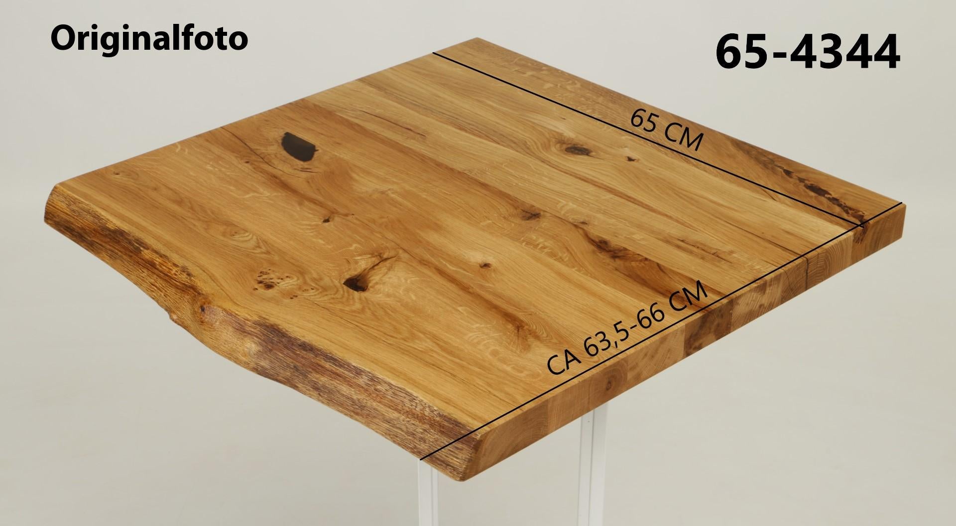 Eichenholz-Tischplatte Nummer 65-4344, Länge 65 cm cm, Breite ca. 63.5 cm–66 cm, mit gebürsteter Baumkante, geschliffen, 2 Schichten italienisches Öl, Äste und Risse mit Epoxidharz