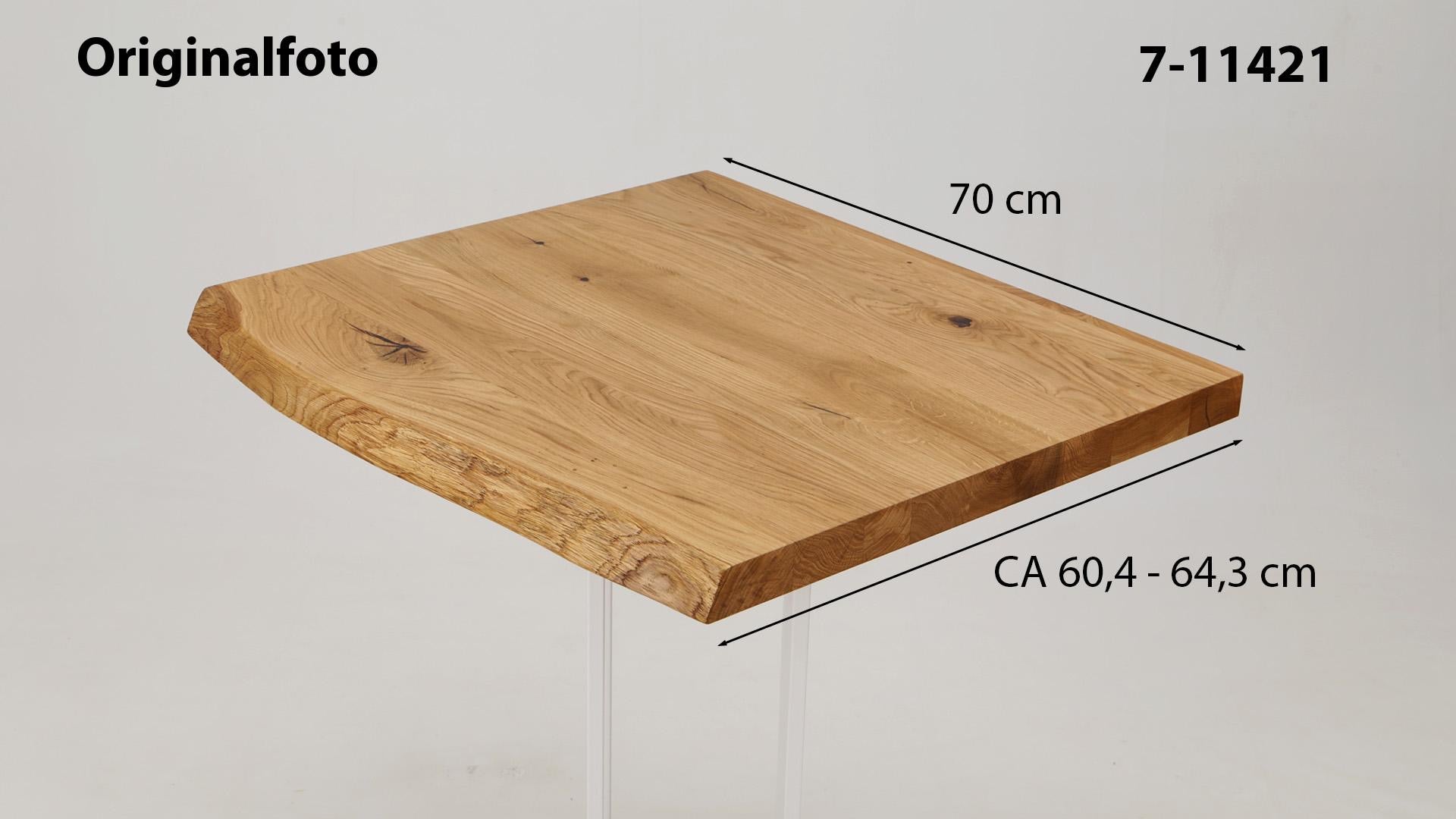 Eichenholz-Tischplatte Nummer 7-11421, Länge 70 cm cm, Breite ca. 60.4 cm–64.3 cm, mit gebürsteter Baumkante, geschliffen, 2 Schichten italienisches Öl, Äste und Risse mit Epoxidharz