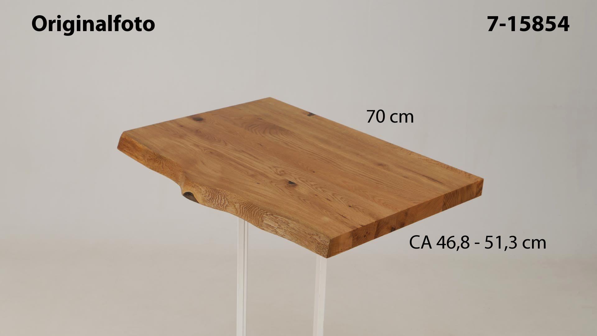 Eichenholz-Tischplatte Nummer 7-15854, Länge 70 cm cm, Breite ca. 46.8 cm–51.3 cm, mit gebürsteter Baumkante, geschliffen, 2 Schichten italienisches Öl, Äste und Risse mit Epoxidharz
