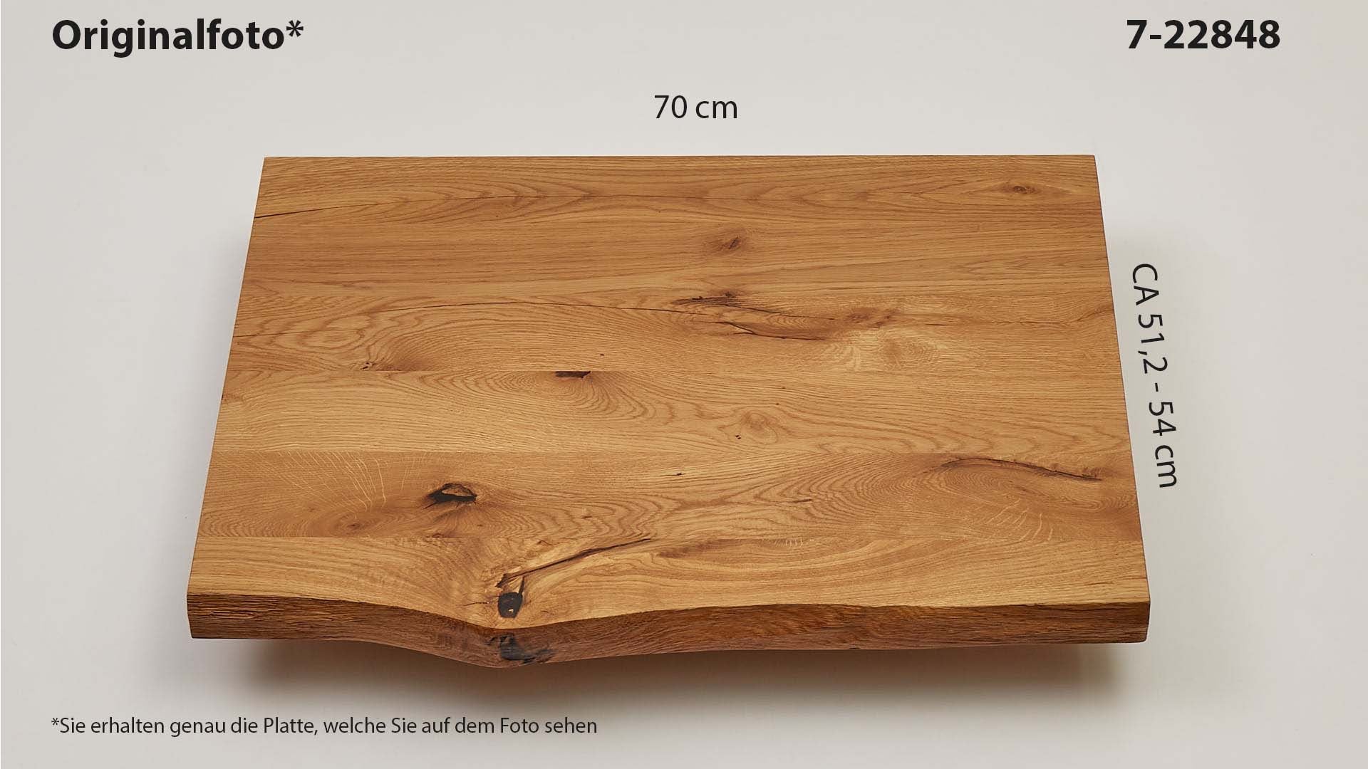 Eichenholz-Tischplatte Nummer 7-22848, Länge 70 cm cm, Breite ca. 51.2 cm–54 cm, mit gebürsteter Baumkante, geschliffen, 2 Schichten italienisches Öl, Äste und Risse mit Epoxidharz