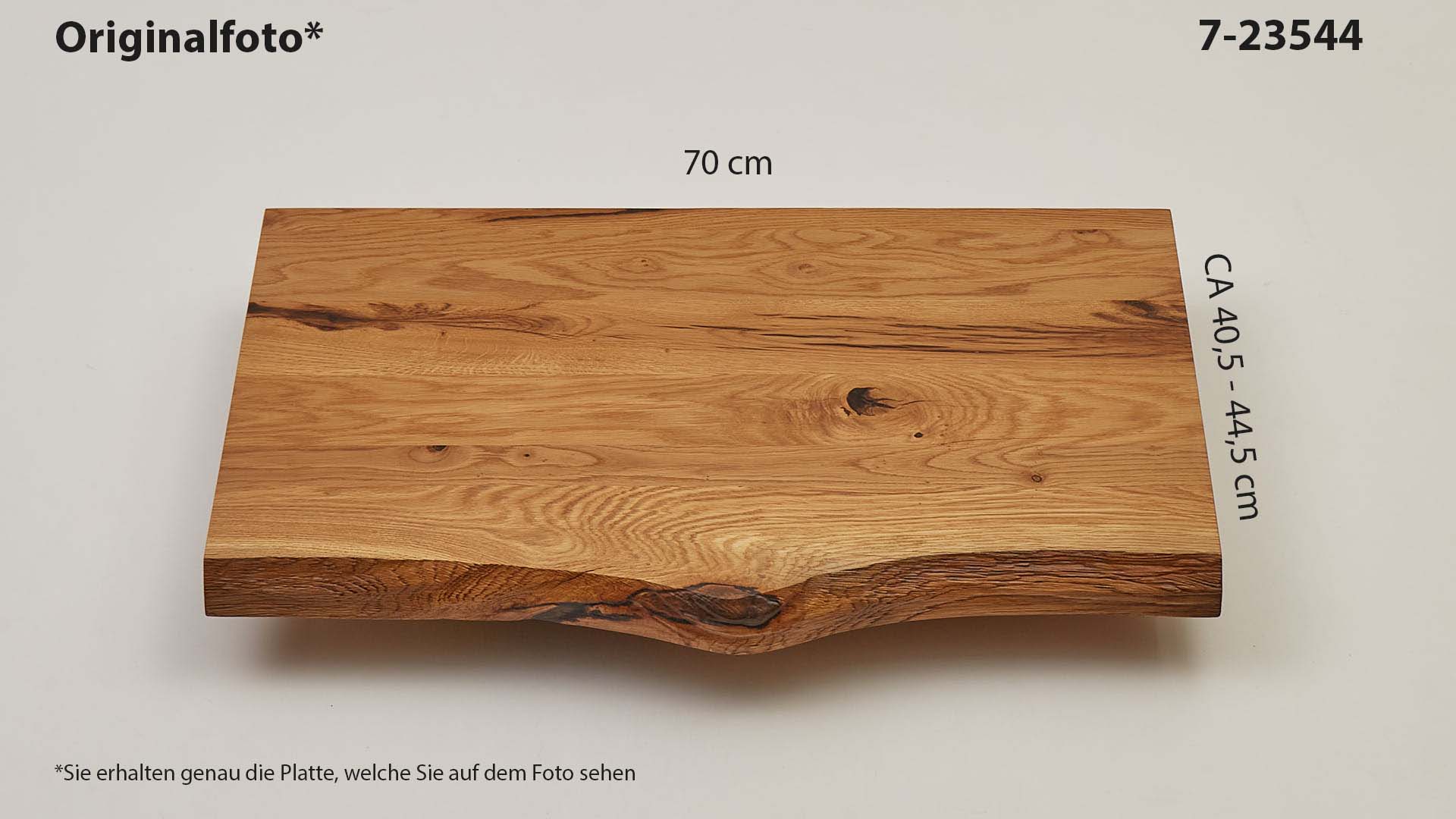 Eichenholz-Tischplatte Nummer 7-23544, Länge 70 cm cm, Breite ca. 40.5 cm–44.5 cm, mit gebürsteter Baumkante, geschliffen, 2 Schichten italienisches Öl, Äste und Risse mit Epoxidharz
