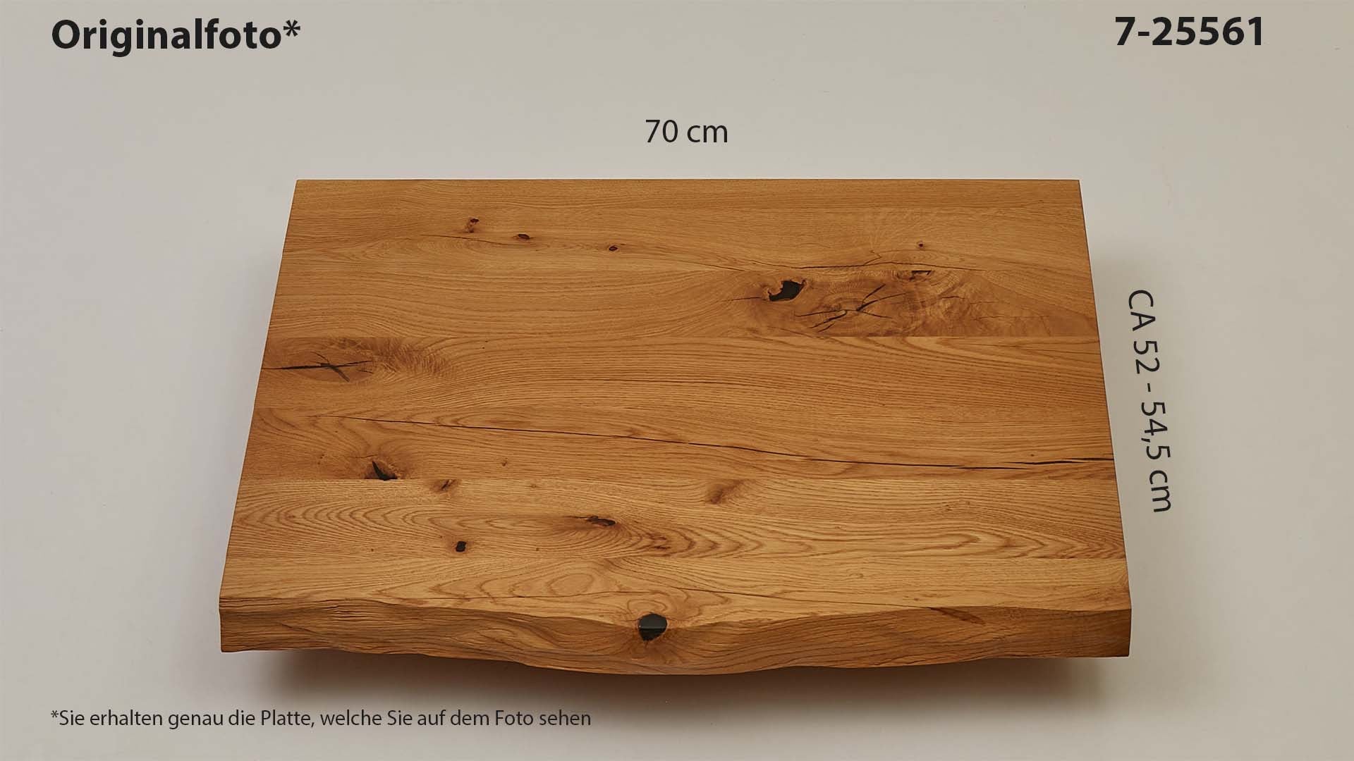Eichenholz-Tischplatte Nummer 7-25561, Länge 70 cm cm, Breite ca. 52 cm–54.5 cm, mit gebürsteter Baumkante, geschliffen, 2 Schichten italienisches Öl, Äste und Risse mit Epoxidharz