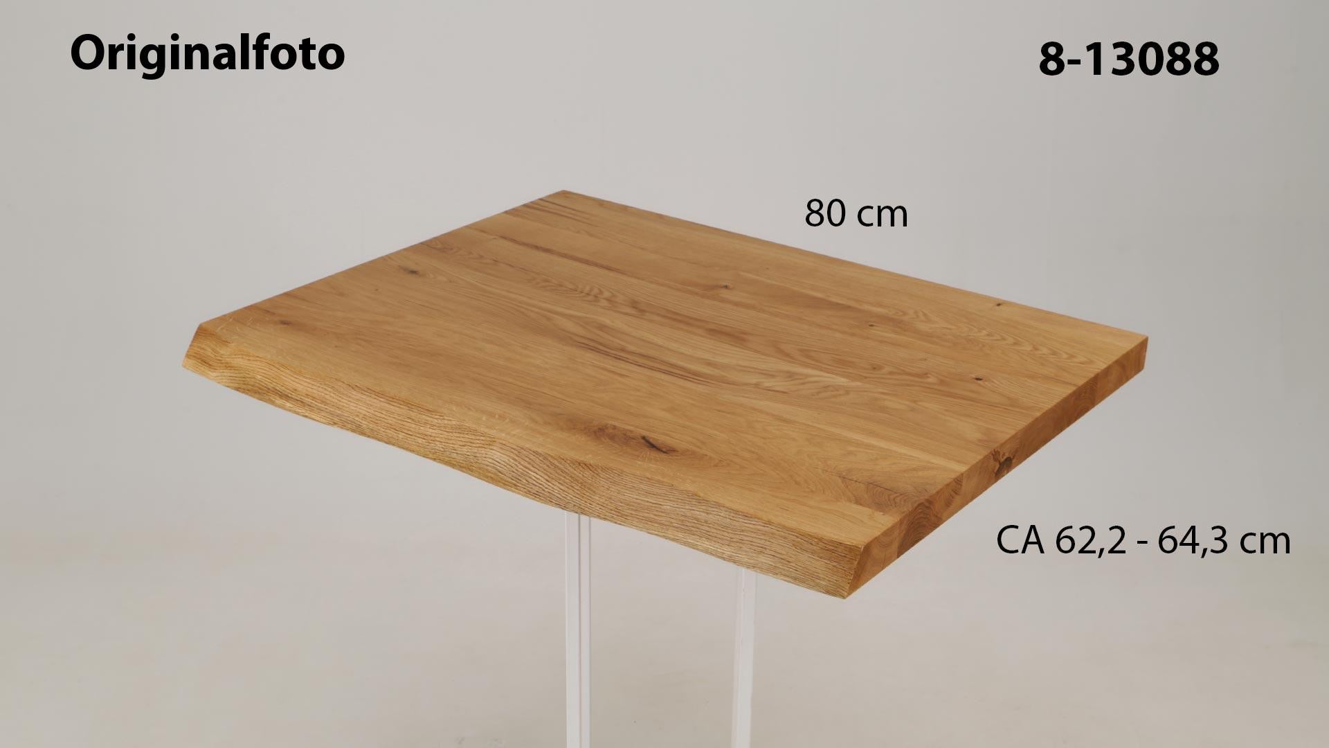 Eichenholz-Tischplatte Nummer 8-13088, Länge 80 cm cm, Breite ca. 62.2 cm–64.3 cm, mit gebürsteter Baumkante, geschliffen, 2 Schichten italienisches Öl, Äste und Risse mit Epoxidharz