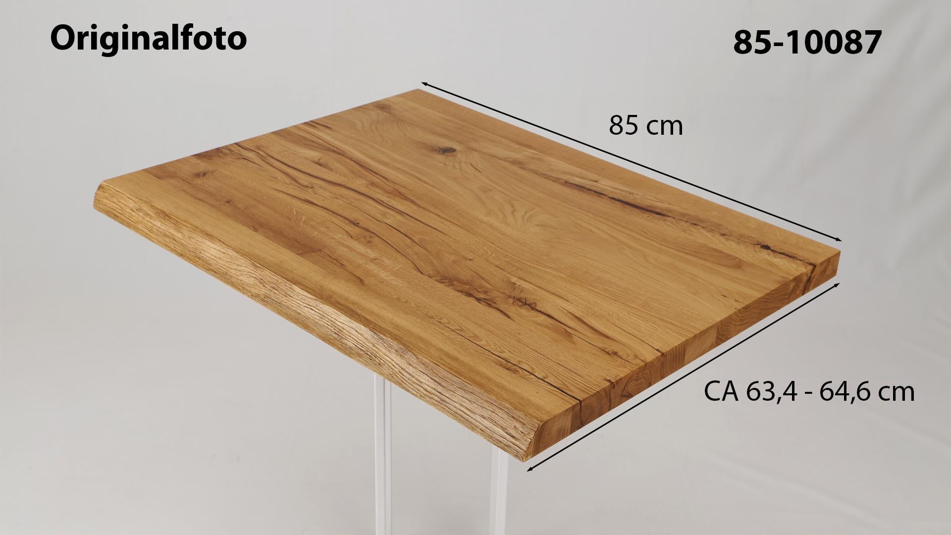 Eichenholz-Tischplatte Nummer 85-10087, Länge 85 cm cm, Breite ca. 63.4 cm–64.6 cm, mit gebürsteter Baumkante, geschliffen, 2 Schichten italienisches Öl, Äste und Risse mit Epoxidharz