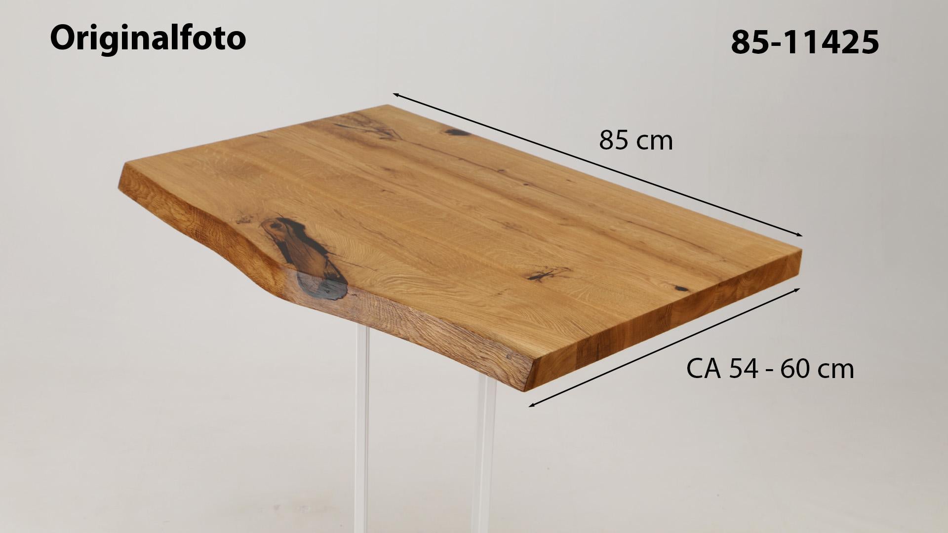 Eichenholz-Tischplatte Nummer 85-11425, Länge 85 cm cm, Breite ca. 54 cm–60 cm, mit gebürsteter Baumkante, geschliffen, 2 Schichten italienisches Öl, Äste und Risse mit Epoxidharz