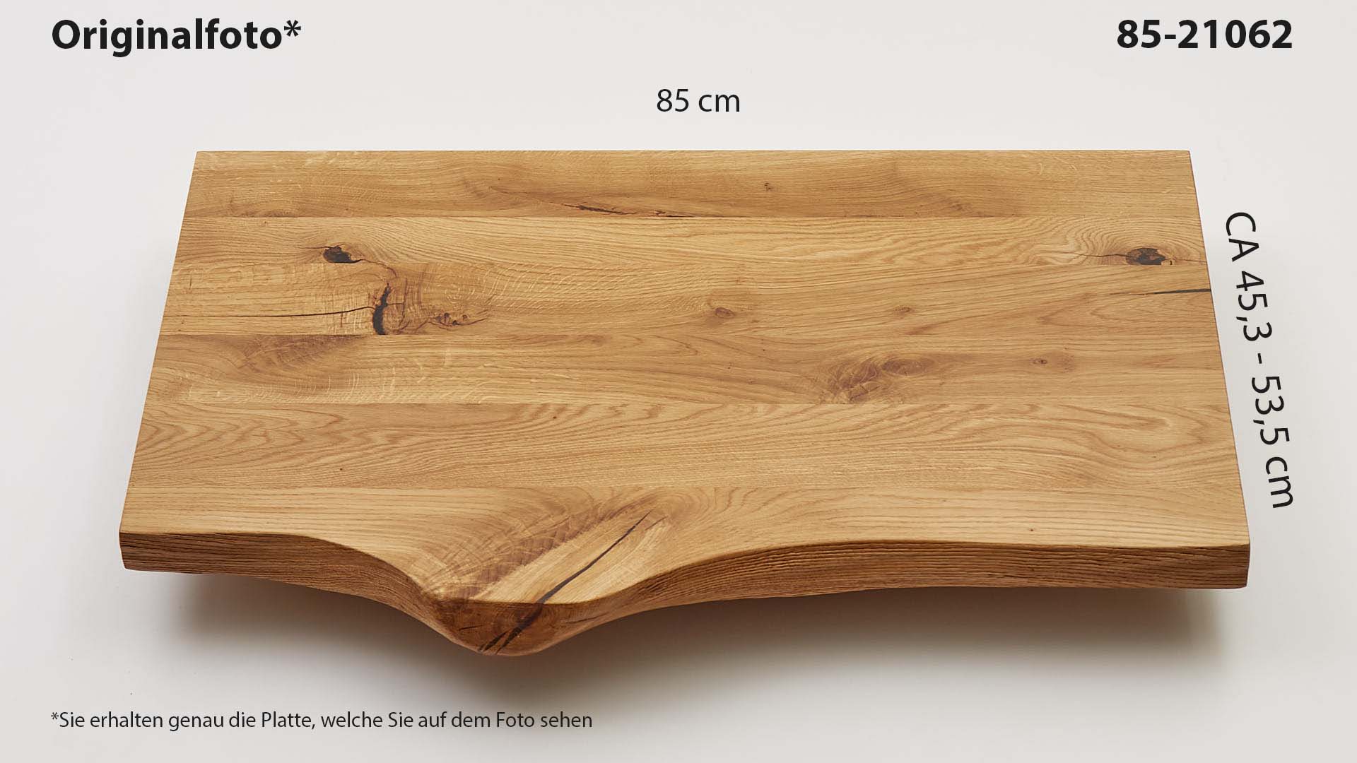 Eichenholz-Tischplatte Nummer 85-21062, Länge 85 cm cm, Breite ca. 45.3 cm–53.5 cm, mit gebürsteter Baumkante, geschliffen, 2 Schichten italienisches Öl, Äste und Risse mit Epoxidharz