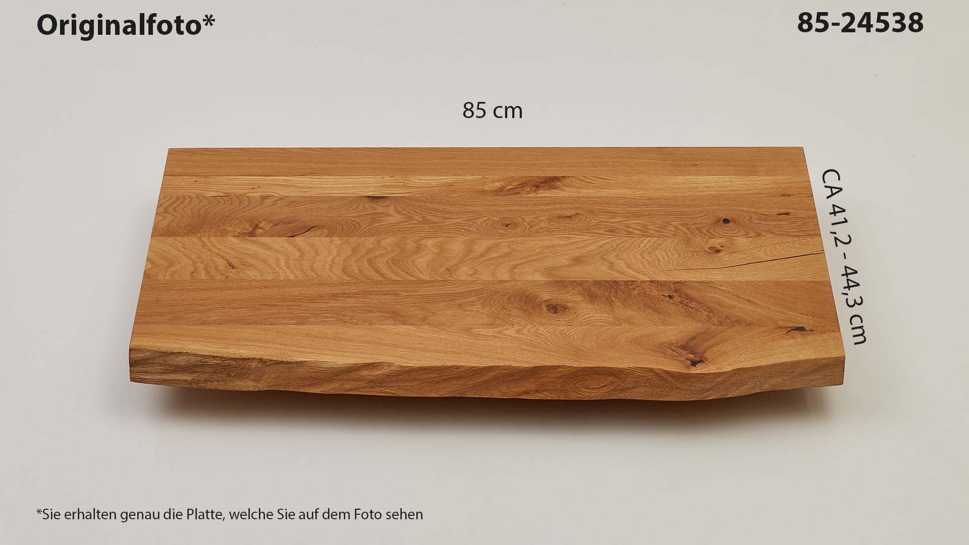 Eichenholz-Tischplatte Nummer 85-24538, Länge 85 cm cm, Breite ca. 41.2 cm–44.3 cm, mit gebürsteter Baumkante, geschliffen, 2 Schichten italienisches Öl, Äste und Risse mit Epoxidharz