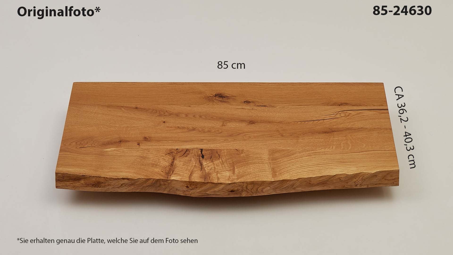 Eichenholz-Tischplatte Nummer 85-24630, Länge 85 cm cm, Breite ca. 36.2 cm–40.3 cm, mit gebürsteter Baumkante, geschliffen, 2 Schichten italienisches Öl, Äste und Risse mit Epoxidharz