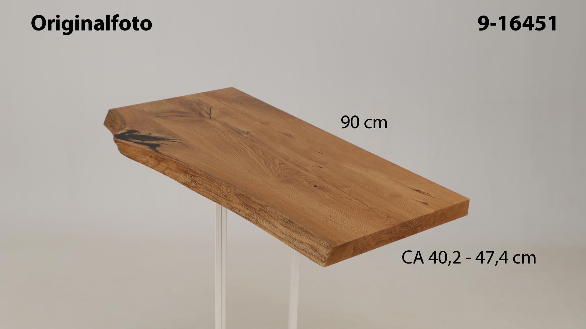 Eichenholz-Tischplatte Nummer 9-16451, Länge 90 cm cm, Breite ca. 40.2 cm–47.4 cm, mit gebürsteter Baumkante, geschliffen, 2 Schichten italienisches Öl, Äste und Risse mit Epoxidharz