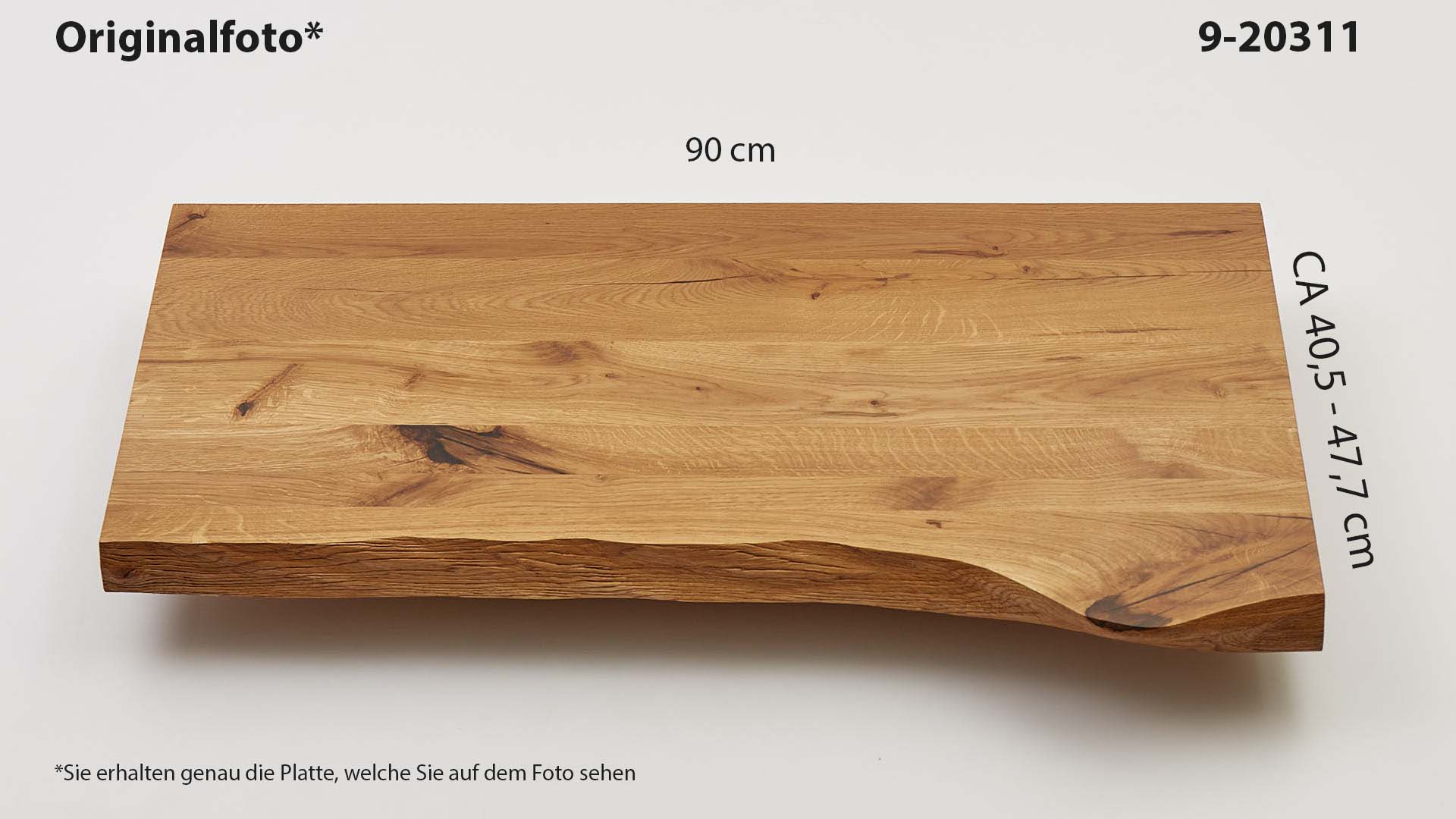 Eichenholz-Tischplatte Nummer 9-20311, Länge 90 cm cm, Breite ca. 40.5 cm–47.7 cm, mit gebürsteter Baumkante, geschliffen, 2 Schichten italienisches Öl, Äste und Risse mit Epoxidharz