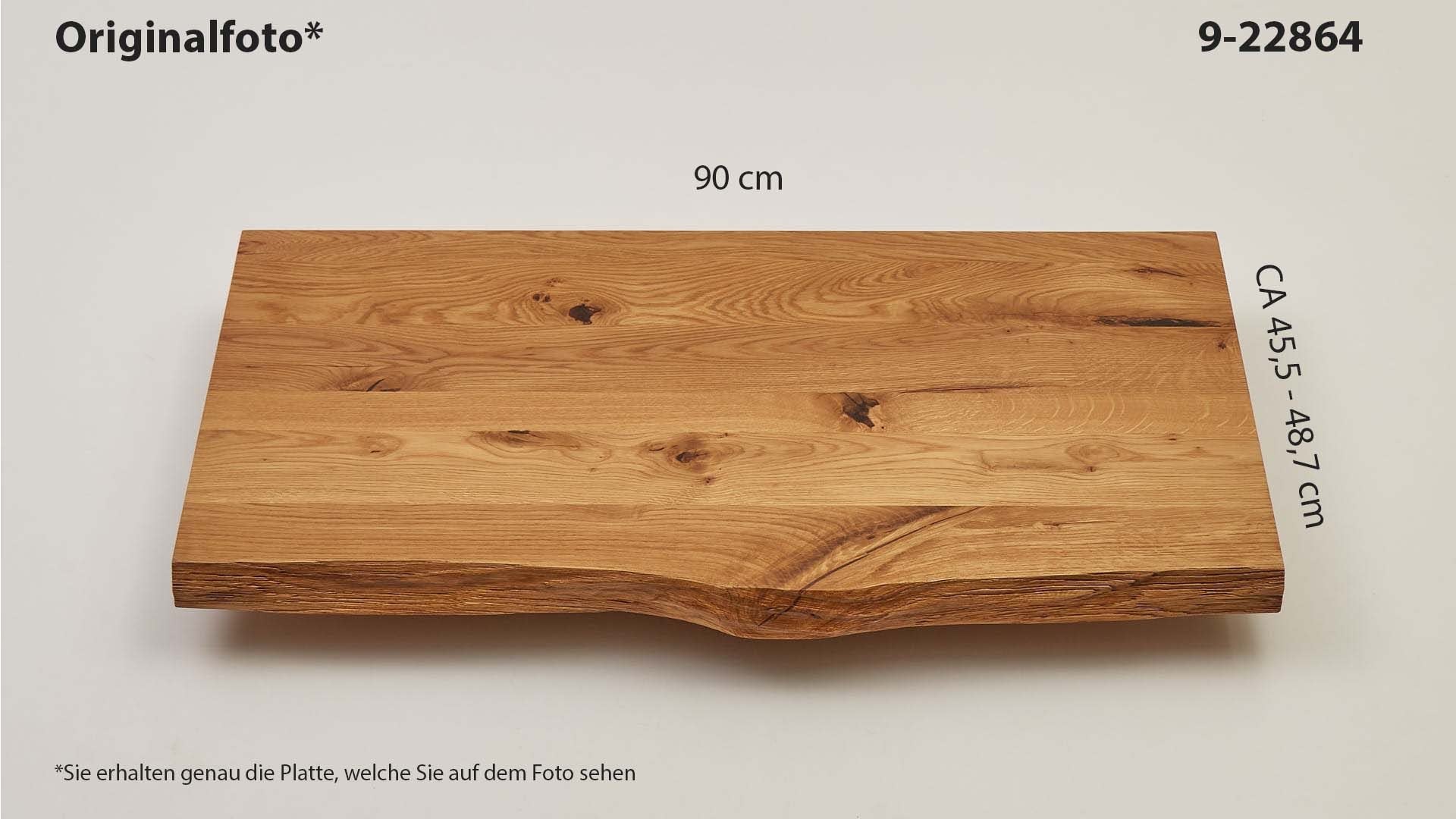 Eichenholz-Tischplatte Nummer 9-22864, Länge 90 cm cm, Breite ca. 45.5 cm–48.7 cm, mit gebürsteter Baumkante, geschliffen, 2 Schichten italienisches Öl, Äste und Risse mit Epoxidharz