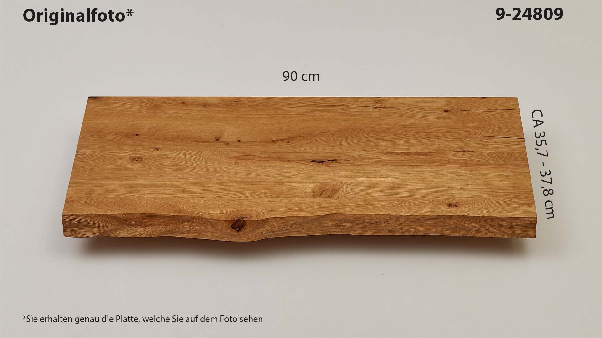Eichenholz-Tischplatte Nummer 9-24809, Länge 90 cm cm, Breite ca. 35.7 cm–37.8 cm, mit gebürsteter Baumkante, geschliffen, 2 Schichten italienisches Öl, Äste und Risse mit Epoxidharz