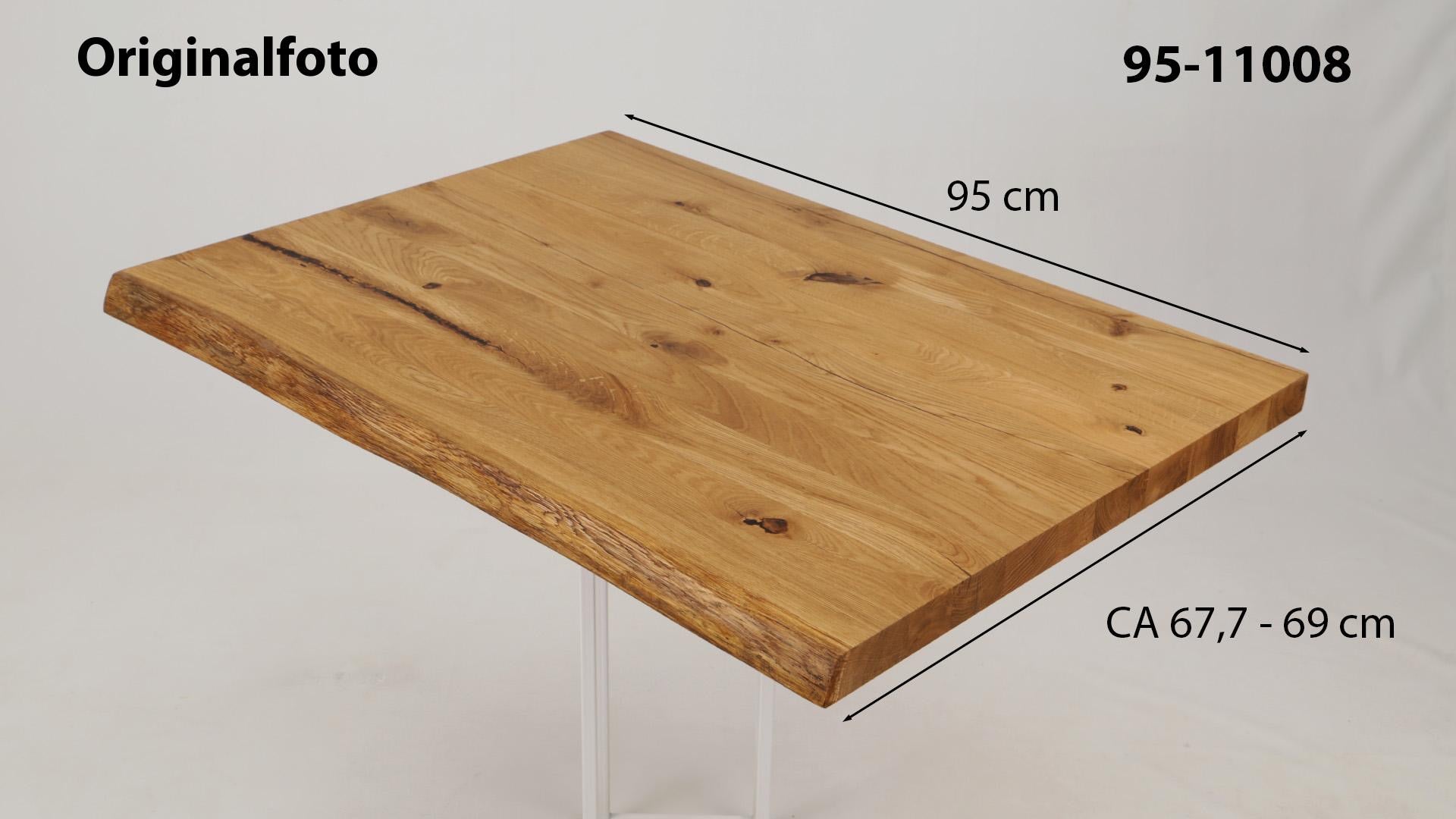 Eichenholz-Tischplatte Nummer 95-11008, Länge 95 cm cm, Breite ca. 67.7 cm–69 cm, mit gebürsteter Baumkante, geschliffen, 2 Schichten italienisches Öl, Äste und Risse mit Epoxidharz