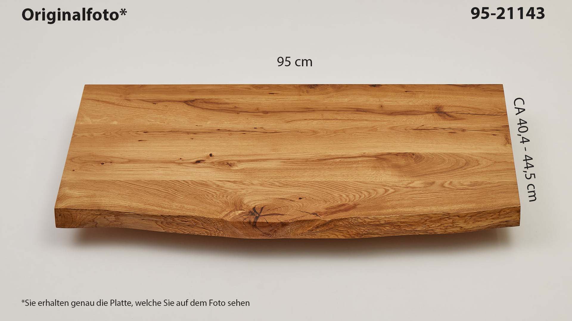 Eichenholz-Tischplatte Nummer 95-21143, Länge 95 cm cm, Breite ca. 40.4 cm–44.5 cm, mit gebürsteter Baumkante, geschliffen, 2 Schichten italienisches Öl, Äste und Risse mit Epoxidharz