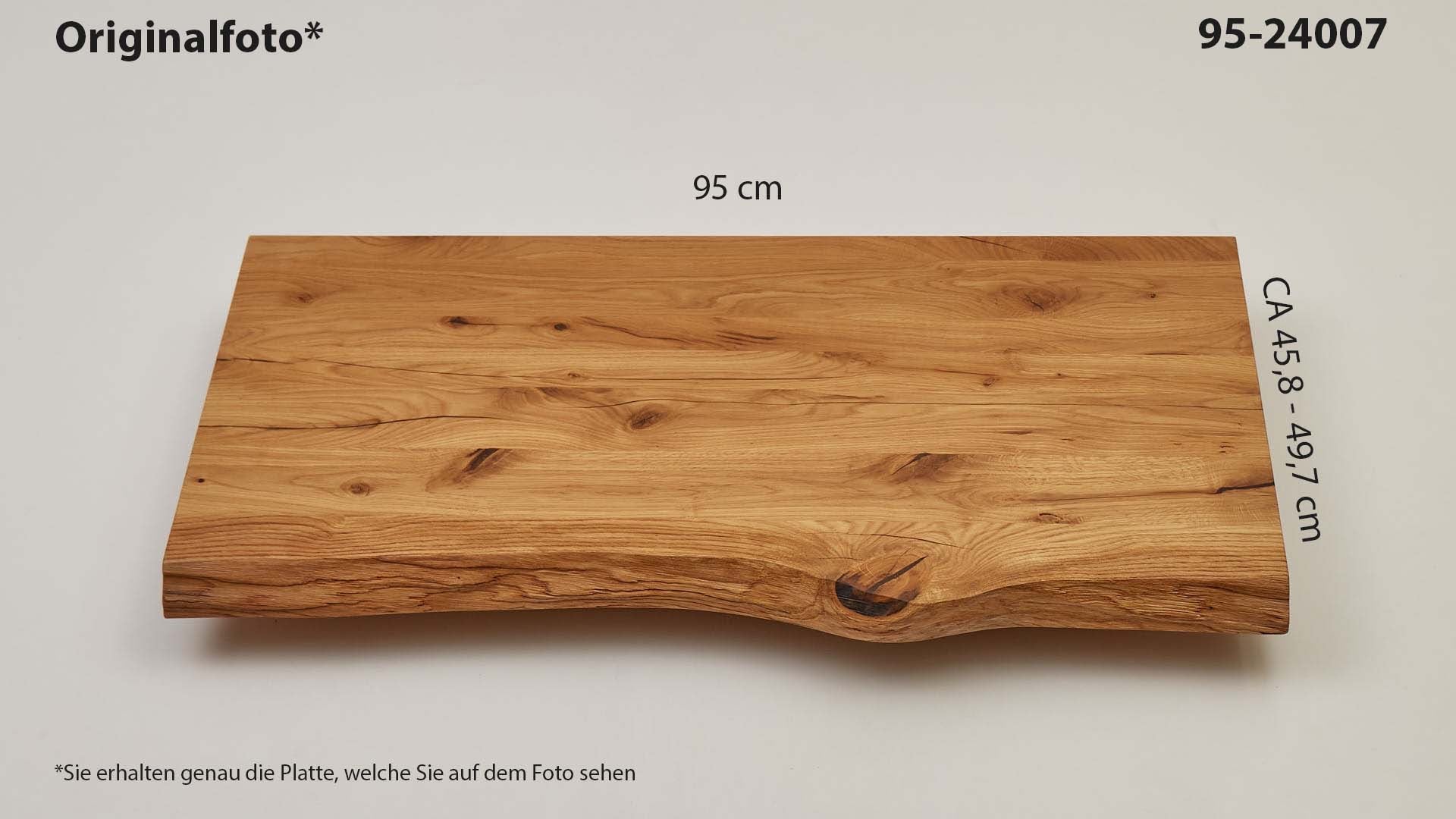 Eichenholz-Tischplatte Nummer 95-24007, Länge 95 cm cm, Breite ca. 45.8 cm–49.7 cm, mit gebürsteter Baumkante, geschliffen, 2 Schichten italienisches Öl, Äste und Risse mit Epoxidharz