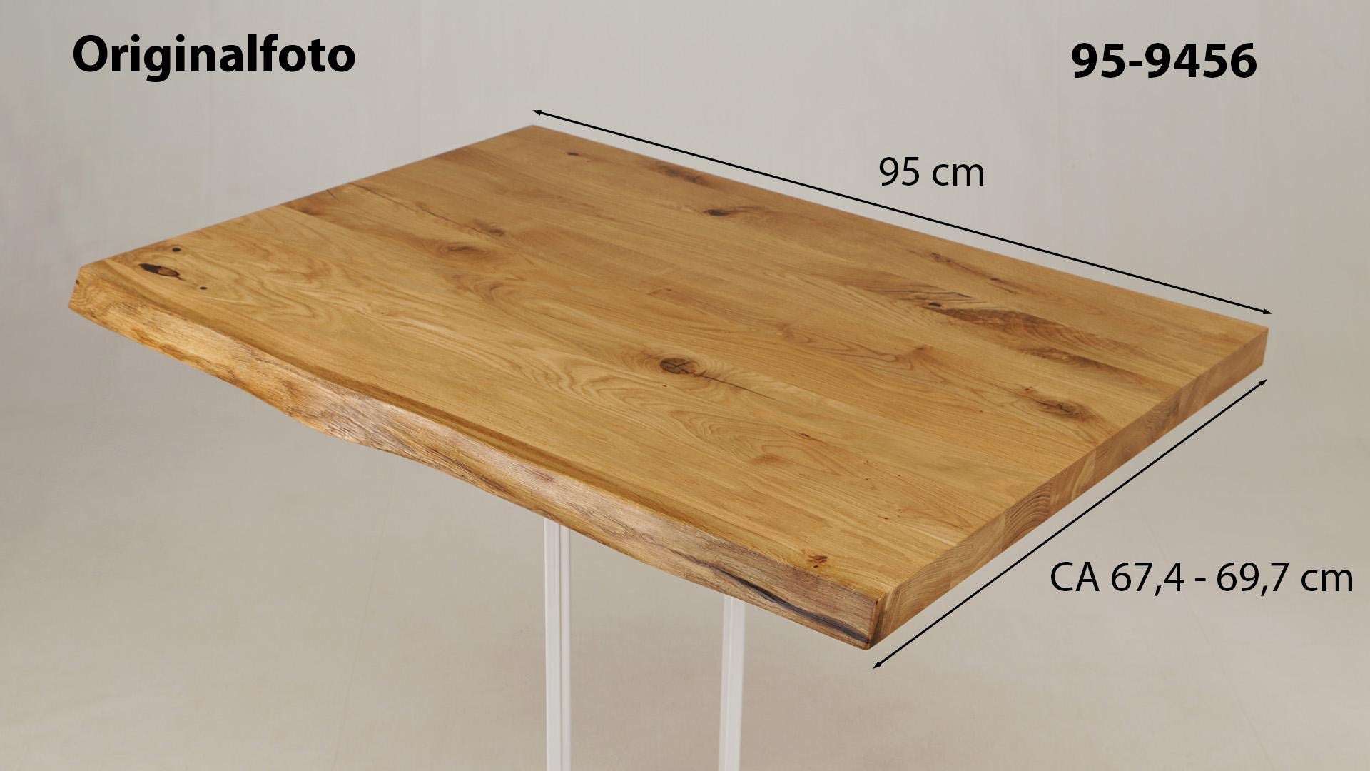 Eichenholz-Tischplatte Nummer 95-9456, Länge 95 cm cm, Breite ca. 67.4 cm–69.7 cm, mit gebürsteter Baumkante, geschliffen, 2 Schichten italienisches Öl, Äste und Risse mit Epoxidharz