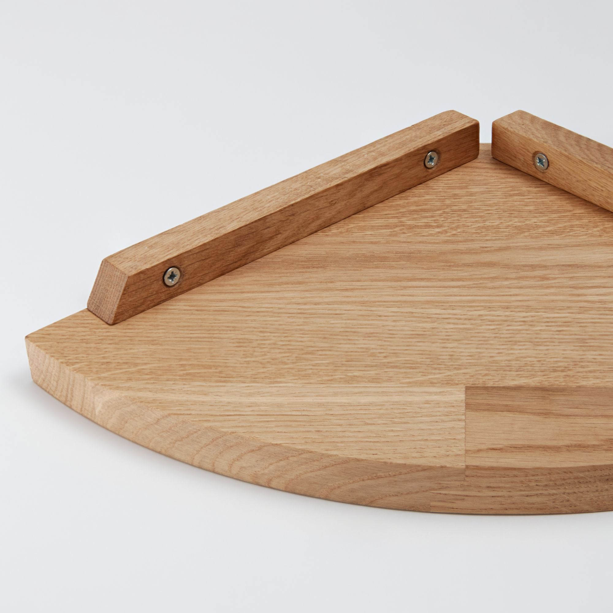 Regalbrett mit Befestigung für Wandmontage