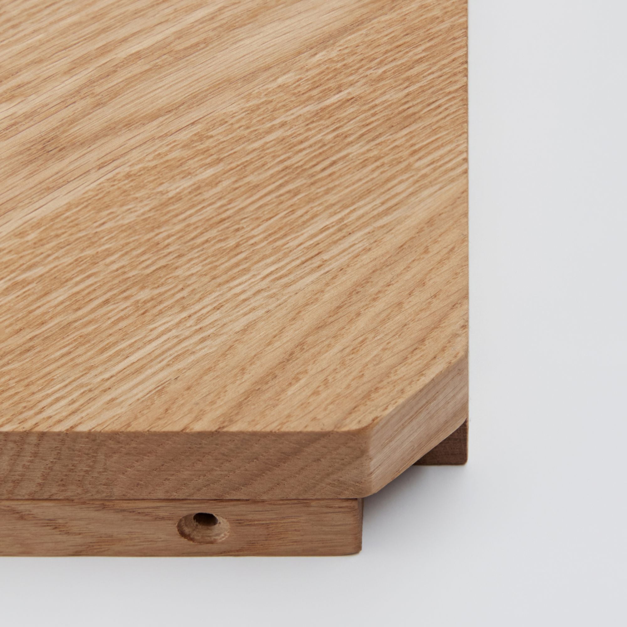 Montagefreundliches Regalbrett für DIY Eckregale